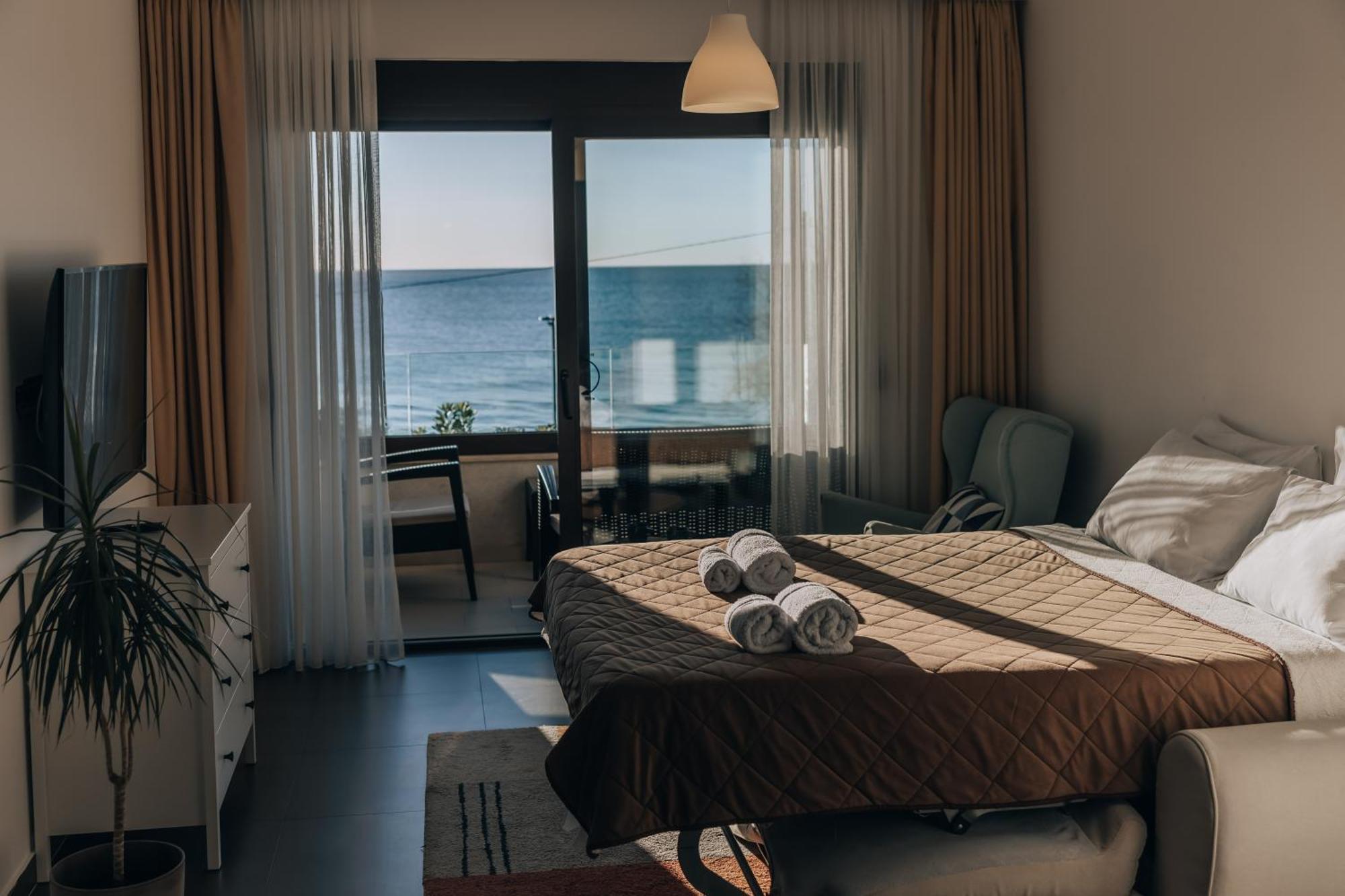 Apartments Kuce Lekovica Beach & Snack Bar- Bistro Bilik gambar