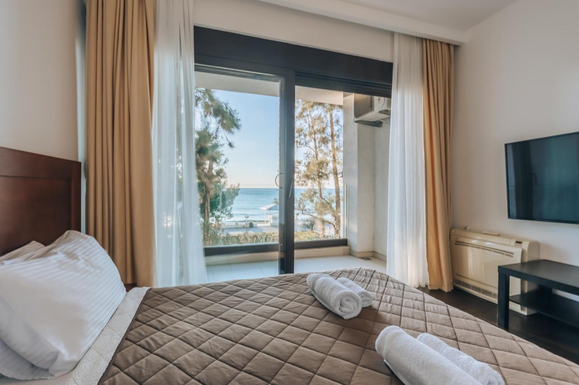 Apartments Kuce Lekovica Beach & Snack Bar- Bistro Bilik gambar