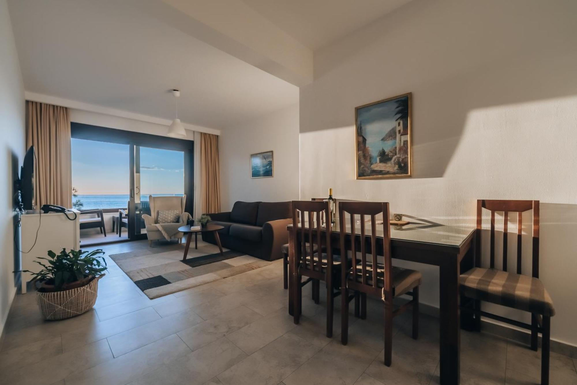 Apartments Kuce Lekovica Beach & Snack Bar- Bistro Bilik gambar