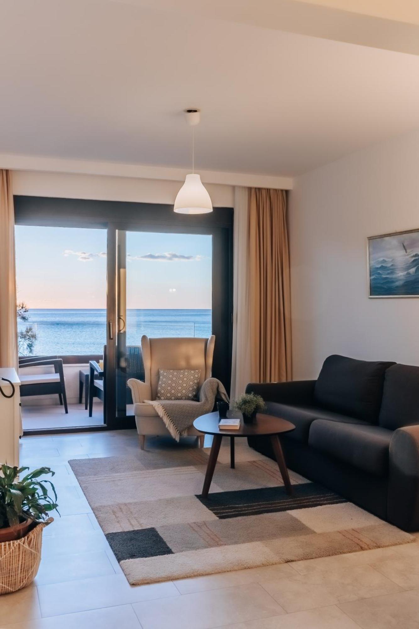 Apartments Kuce Lekovica Beach & Snack Bar- Bistro Luaran gambar