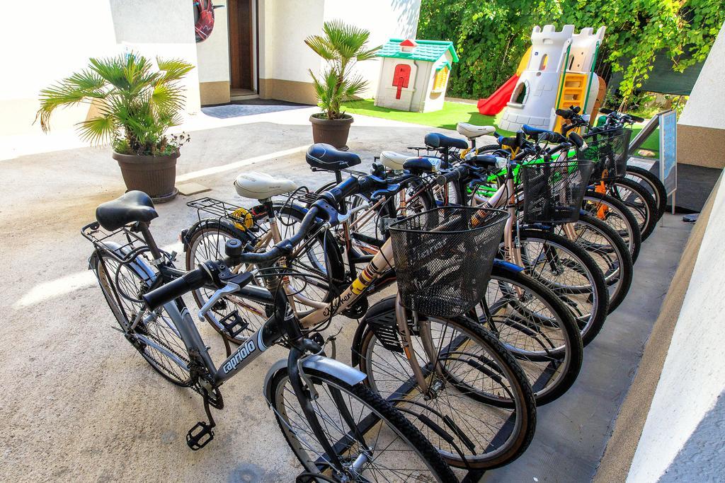 Apartments Kuce Lekovica Beach & Snack Bar- Bistro Luaran gambar