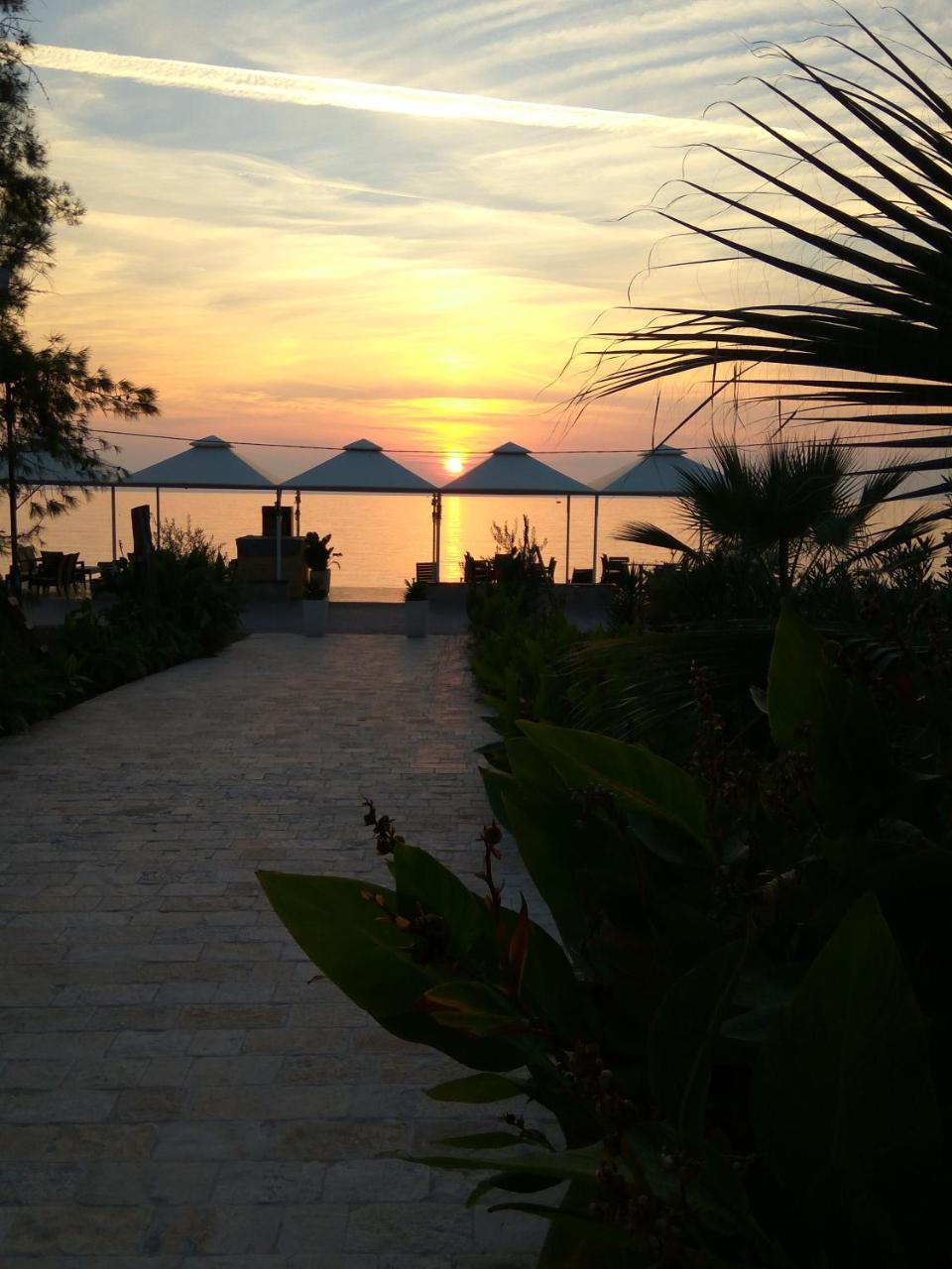 Apartments Kuce Lekovica Beach & Snack Bar- Bistro Luaran gambar