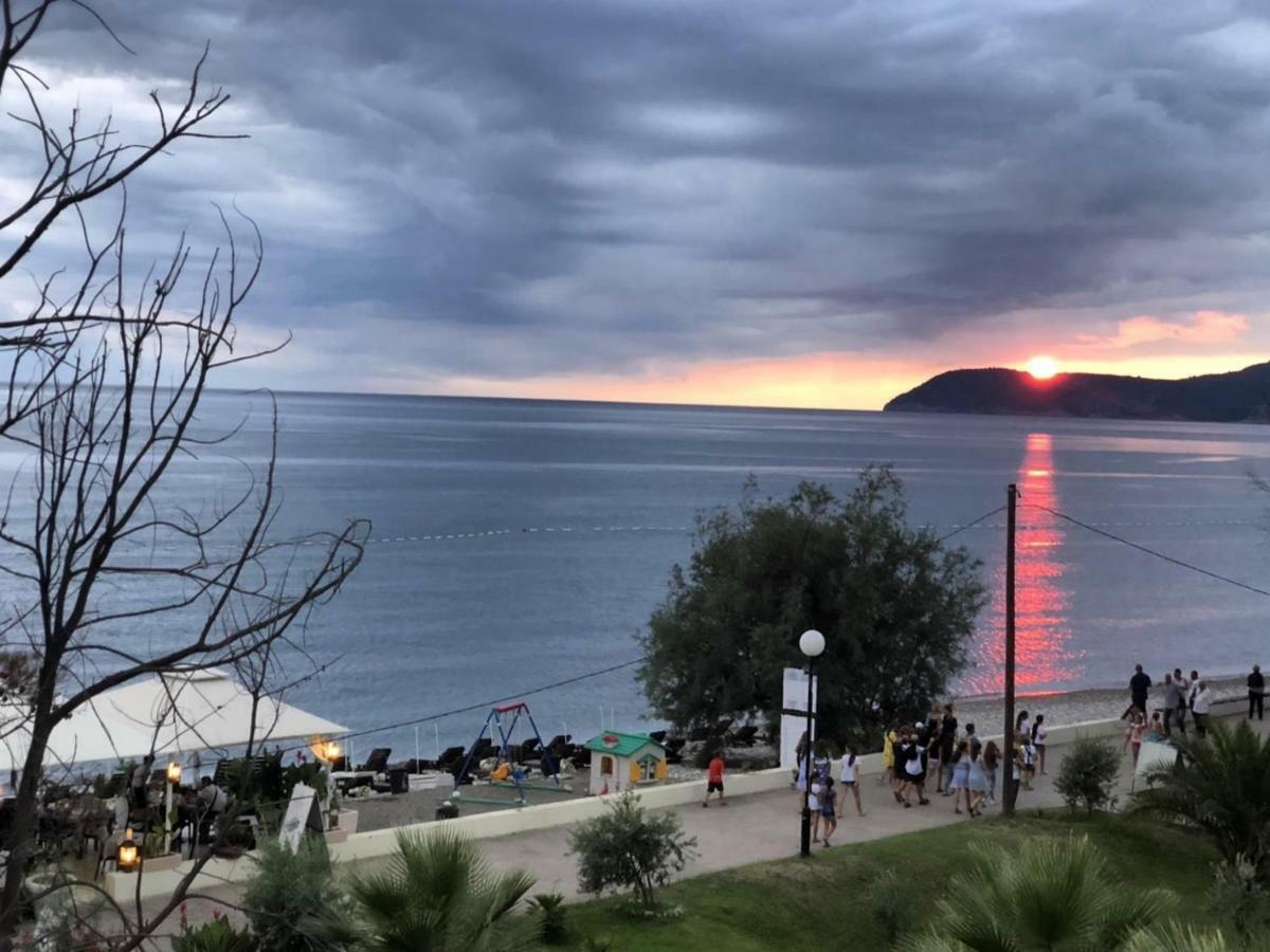 Apartments Kuce Lekovica Beach & Snack Bar- Bistro Luaran gambar