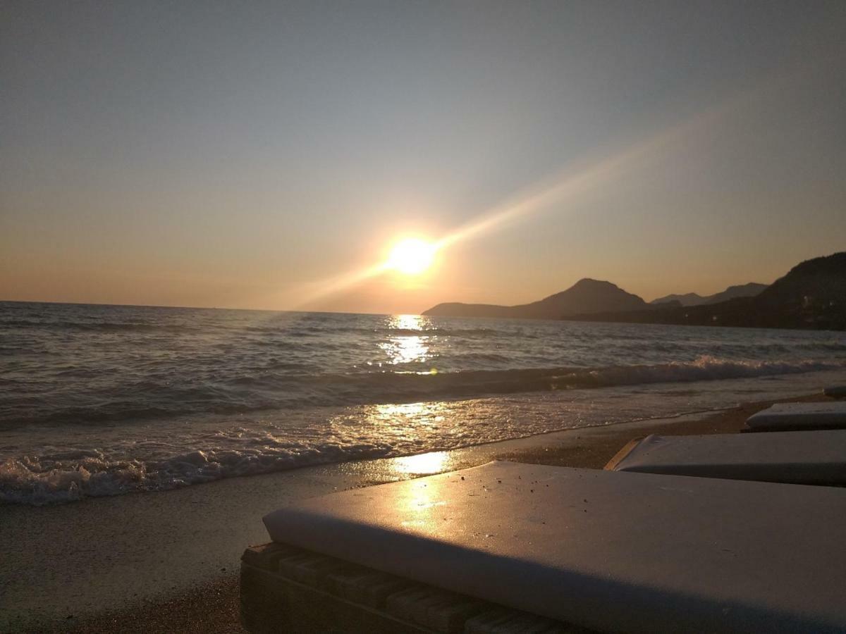 Apartments Kuce Lekovica Beach & Snack Bar- Bistro Luaran gambar