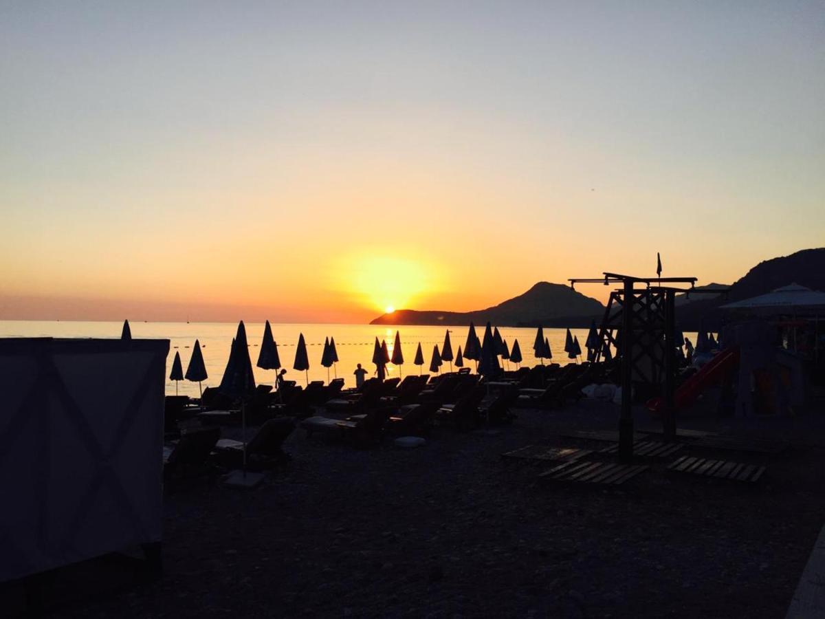 Apartments Kuce Lekovica Beach & Snack Bar- Bistro Luaran gambar